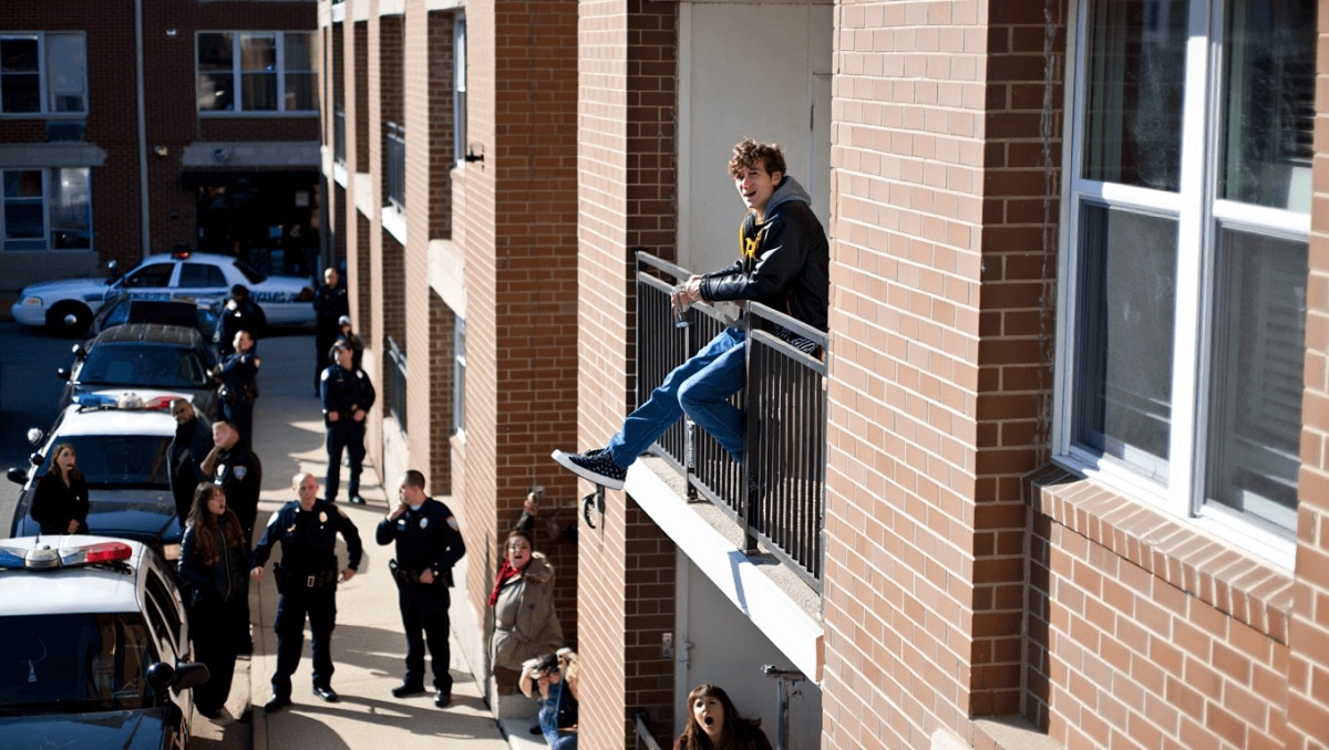 Minnesota fraud suspect captured after dramatic balcony escape attempt