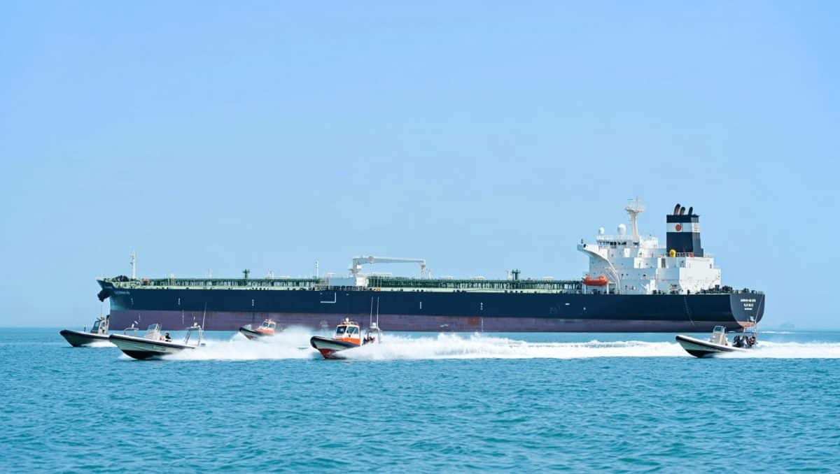 Oil prices sink and stocks rally worldwide on hopes for a reopening of the Strait of Hormuz