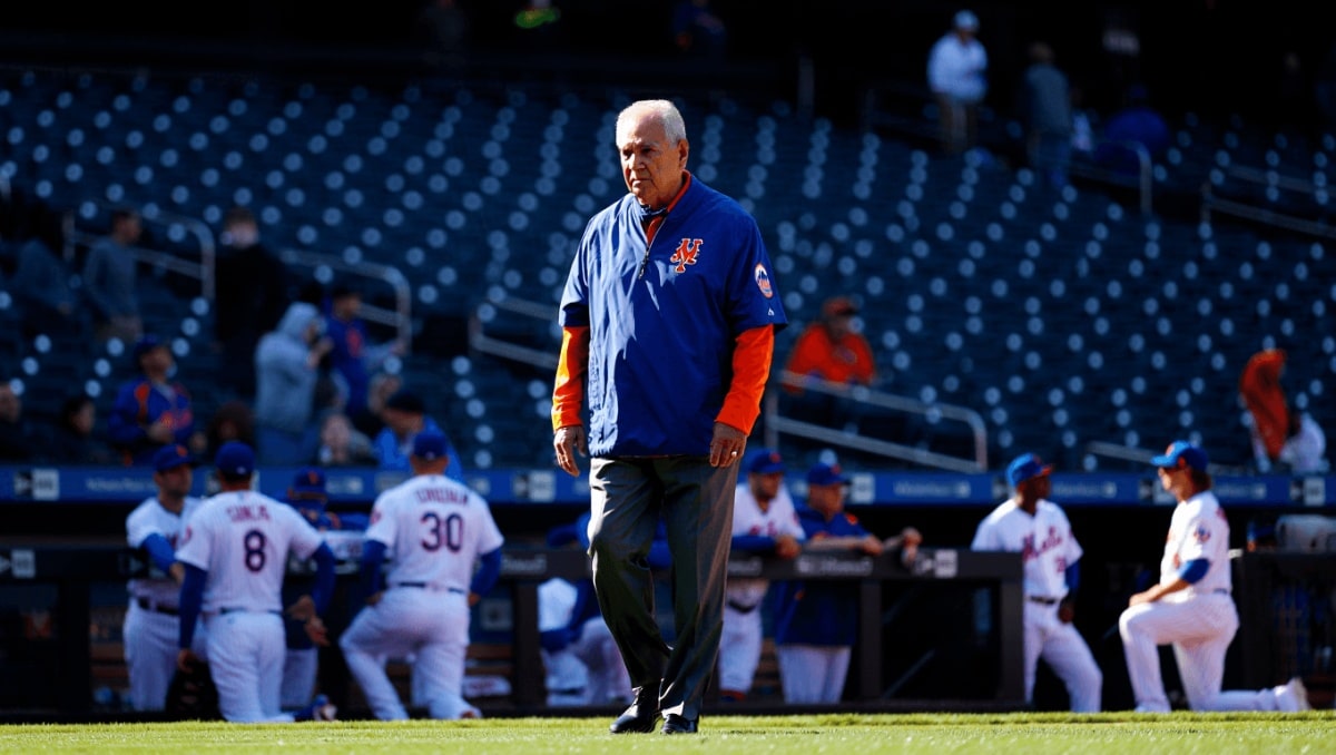 Carlos Mendoza Deserves Better Than Becoming the Mets’ Fall Guy