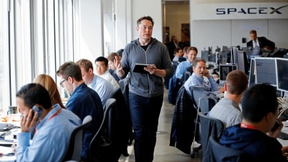 SpaceX wants regular investors to help its stock launch. Here’s what to know before clicking ‘buy’